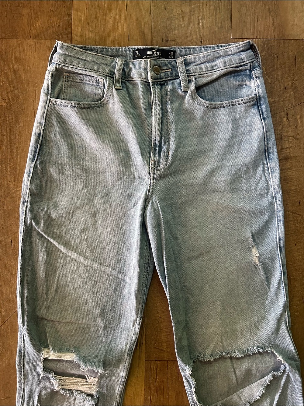 Hollister Ultra High Rise Vintage Straight Jeans Light Wash W28 L29 - Picture 5 of 15